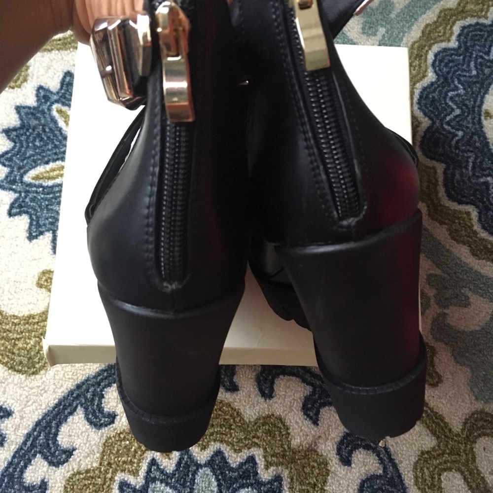 Gimme More Faux Leather Wedge US 6 - Picture 7 of 8